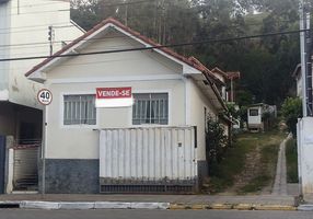 Foto 1 de Casa com 2 Quartos à venda, 294m² em Centro, Delfim Moreira