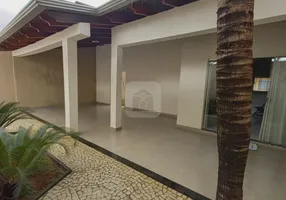 Foto 1 de Casa com 3 Quartos à venda, 180m² em Jardim Europa, Uberlândia