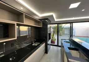 Foto 1 de Casa com 3 Quartos à venda, 228m² em Brasil, Uberlândia