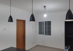 Foto 1 de Sobrado com 2 Quartos para alugar, 53m² em Vila Nivi, São Paulo