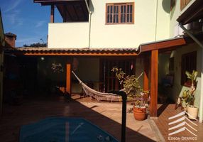Sobrado com 3 Quartos à venda, 264m² em Jardim Santa Cecília, Pindamonhangaba - imagem 1 Foto 1 de Sobrado com 3 Quartos à venda, 264m² em Jardim Santa Cecília, Pindamonhangaba