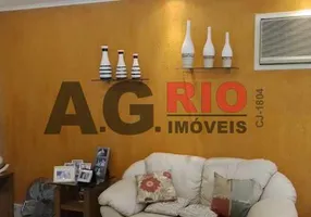 Foto 1 de Casa com 3 Quartos à venda, 81m² em Marechal Hermes, Rio de Janeiro