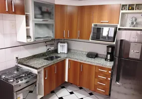 Foto 1 de Apartamento com 3 Quartos à venda, 65m² em Jardim Guanabara, Rio de Janeiro