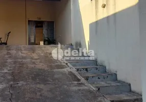 Foto 1 de Casa com 3 Quartos à venda, 189m² em Osvaldo Rezende, Uberlândia