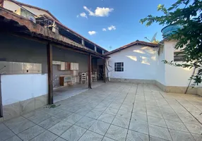 Foto 1 de Casa com 3 Quartos à venda, 270m² em Santa Rita, Governador Valadares