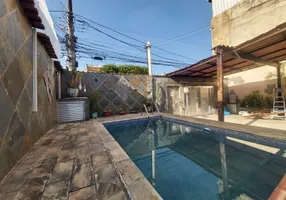 Foto 1 de Casa com 2 Quartos à venda, 95m² em Centro, Nilópolis