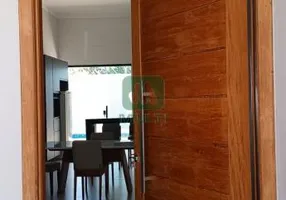 Foto 1 de Casa com 3 Quartos para alugar, 130m² em Planalto, Uberlândia