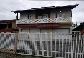 Foto 1 de Casa com 3 Quartos para alugar, 300m² em João Costa, Joinville