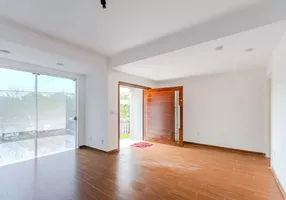 Foto 1 de Casa com 4 Quartos à venda, 250m² em Tristeza, Porto Alegre