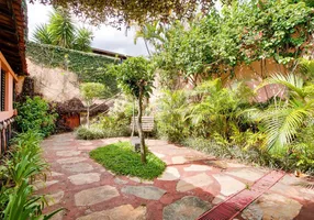 Foto 1 de Casa com 4 Quartos para alugar, 190m² em Belvedere, Belo Horizonte