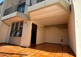 Foto 1 de Sobrado com 3 Quartos à venda, 124m² em Conjunto Habitacional Karina, Maringá