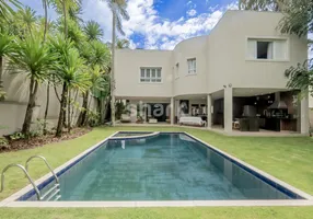 Foto 1 de Casa de Condomínio com 4 Quartos para venda ou aluguel, 736m² em Tamboré, Santana de Parnaíba