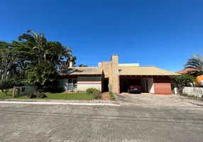 Foto 1 de Casa de Condomínio com 3 Quartos à venda, 608m² em Parque São Jorge, Florianópolis