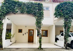 Foto 1 de Casa de Condomínio com 4 Quartos à venda, 163m² em Chácara Santo Antônio, São Paulo