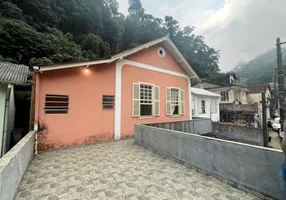 Foto 1 de Casa com 2 Quartos à venda, 70m² em Centro, Petrópolis