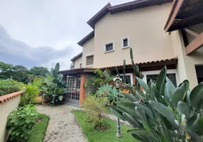 Foto 1 de Casa de Condomínio com 3 Quartos à venda, 354m² em Granja Viana, Cotia