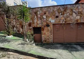 Foto 1 de Casa com 3 Quartos à venda, 220m² em Planalto, Belo Horizonte