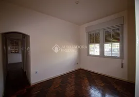 Foto 1 de Apartamento com 2 Quartos à venda, 48m² em Navegantes, Porto Alegre