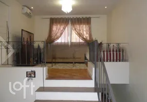 Foto 1 de Casa com 4 Quartos à venda, 140m² em Santo Antônio, Porto Alegre