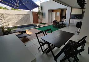 Foto 1 de Casa de Condomínio com 3 Quartos à venda, 250m² em Parque Pecuária, Campos dos Goytacazes