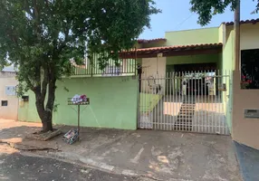 Foto 1 de Casa com 3 Quartos à venda, 100m² em Centro, Ibiporã