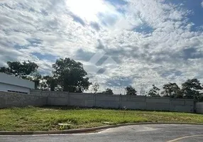 Foto 1 de Lote/Terreno à venda, 326m² em Tijucal, Cuiabá