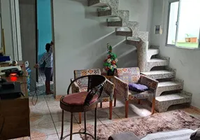 Foto 1 de Sobrado com 3 Quartos à venda, 200m² em Vila Jundiaí, Mogi das Cruzes