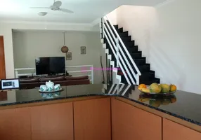 Foto 1 de Sobrado com 3 Quartos à venda, 184m² em Vila Linda, Santo André