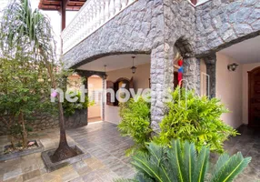 Foto 1 de Casa com 3 Quartos à venda, 359m² em Alípio de Melo, Belo Horizonte