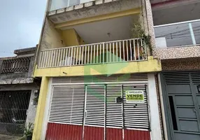 Foto 1 de Sobrado com 4 Quartos à venda, 210m² em Alves Dias, São Bernardo do Campo