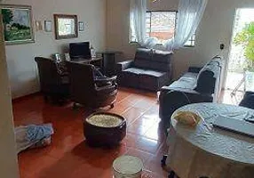 Foto 1 de Sobrado com 3 Quartos à venda, 265m² em Santo Antônio, Osasco