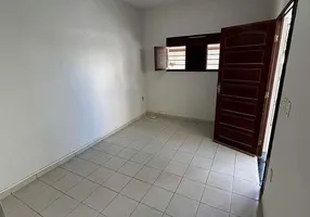 Foto 1 de Casa com 2 Quartos à venda, 130m² em Coqueiro, Ananindeua