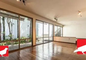 Foto 1 de Casa com 5 Quartos à venda, 400m² em Vila Tramontano, São Paulo