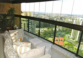 Foto 1 de Apartamento com 3 Quartos à venda, 192m² em Villaggio Panamby, São Paulo