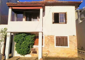 Foto 1 de Casa com 3 Quartos à venda, 150m² em Santo Antônio, Porto Alegre