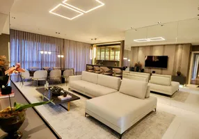Foto 1 de Apartamento com 4 Quartos à venda, 165m² em Centro, Balneário Camboriú