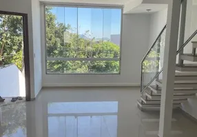 Foto 1 de Casa de Condomínio com 3 Quartos para alugar, 200m² em São Marcos, Macaé