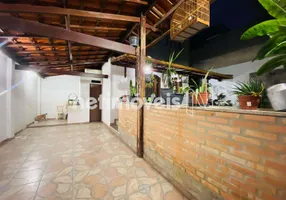 Foto 1 de Casa com 3 Quartos à venda, 200m² em Vitória, Belo Horizonte