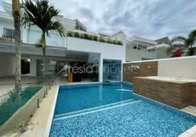 Foto 1 de Casa de Condomínio com 4 Quartos à venda, 550m² em Barra da Tijuca, Rio de Janeiro