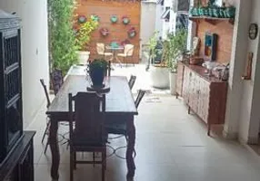 Foto 1 de Casa com 3 Quartos à venda, 200m² em Tubalina, Uberlândia