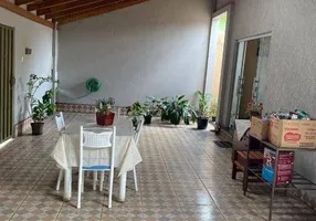 Foto 1 de Casa com 3 Quartos à venda, 127m² em Jardim Uberaba, Uberaba