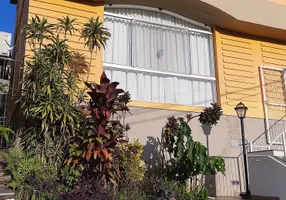 Foto 1 de Casa com 4 Quartos à venda, 320m² em São Mateus, Juiz de Fora