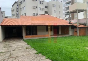 Foto 1 de Casa com 4 Quartos para alugar, 180m² em Córrego Grande, Florianópolis