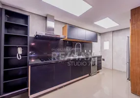 Foto 1 de Apartamento com 4 Quartos à venda, 195m² em Brooklin, São Paulo