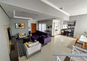 Foto 1 de Casa de Condomínio com 3 Quartos à venda, 408m² em Residencial Vasques Martins, Votorantim