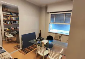 Foto 1 de Apartamento com 2 Quartos à venda, 60m² em Copacabana, Rio de Janeiro