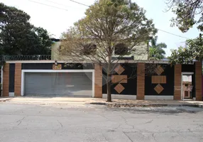 Foto 1 de Sobrado com 4 Quartos para venda ou aluguel, 417m² em Alto de Pinheiros, São Paulo