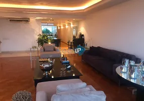 Foto 1 de Apartamento com 3 Quartos à venda, 214m² em Leme, Rio de Janeiro