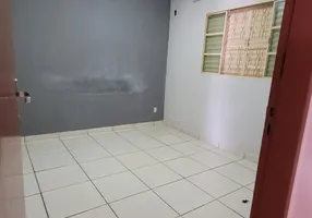 Foto 1 de Casa com 2 Quartos para alugar, 50m² em Residencial Arica, Cuiabá