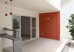 Foto 1 de Sobrado com 3 Quartos à venda, 200m² em Vila Lavínia, Mogi das Cruzes